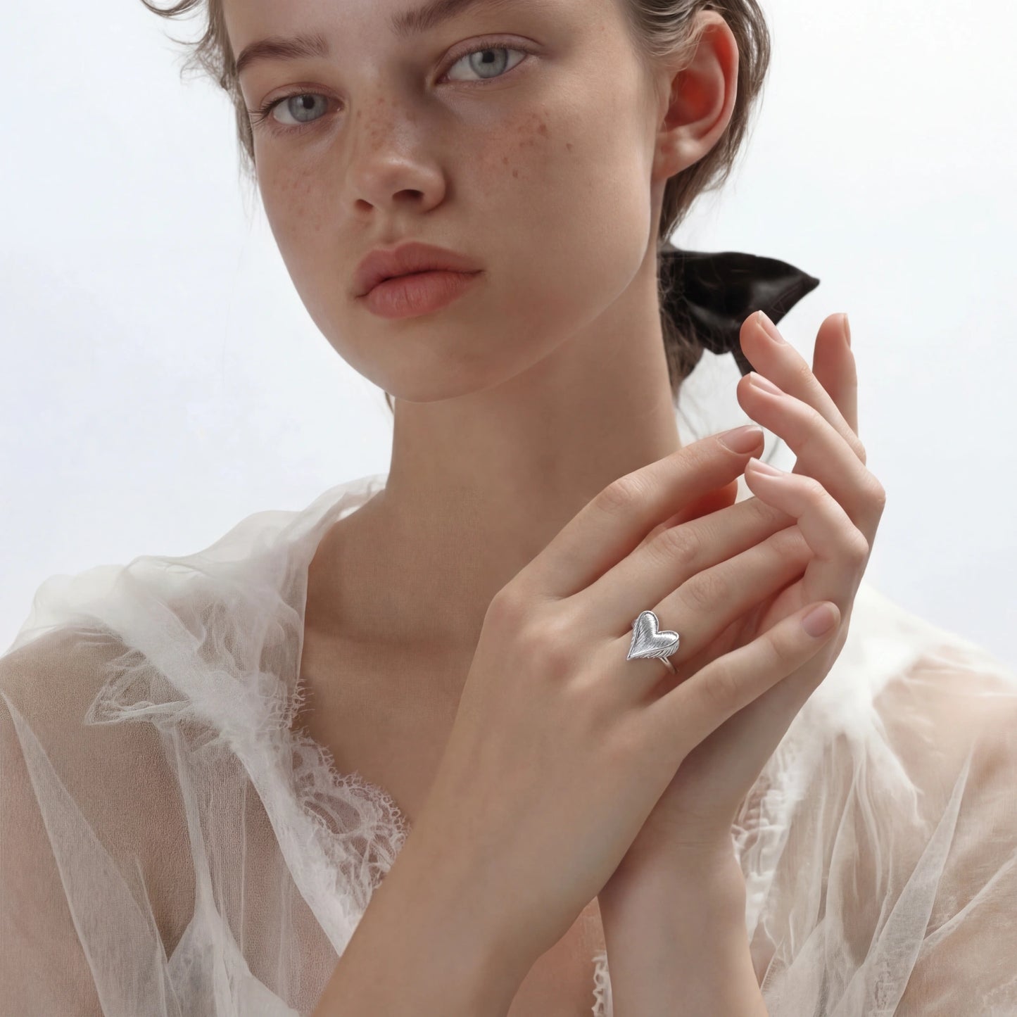 Plume Heart Ring